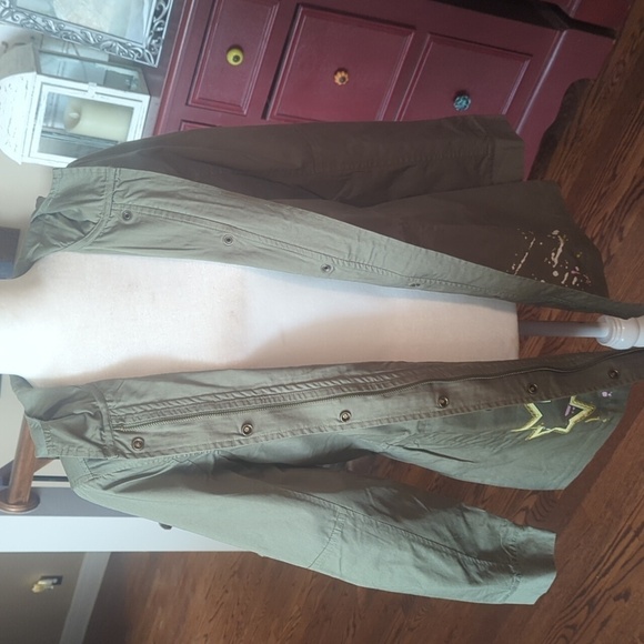 Her Universe Marvel Ms. Marvel Patch Anorak army green Women's Jacket Sz M - Picture 8 of 11